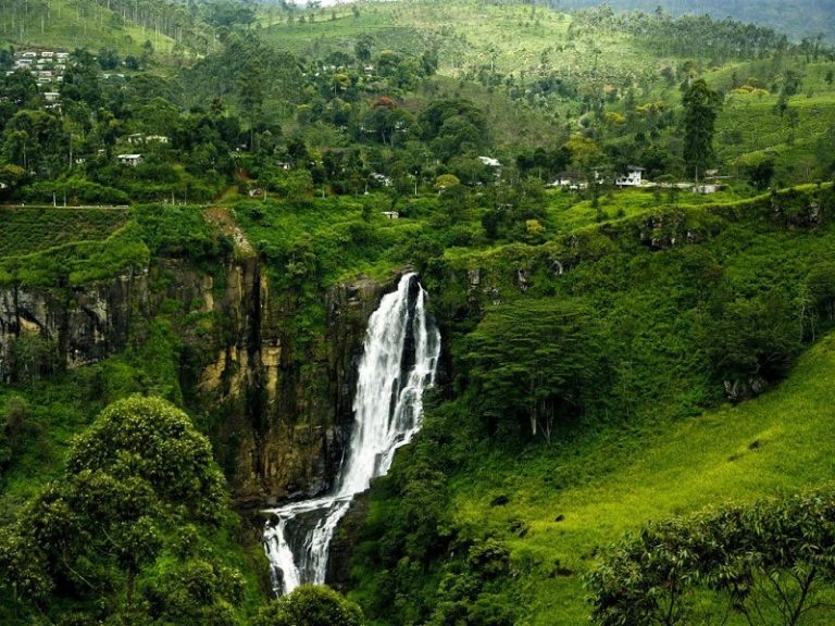 139349904Devon Falls